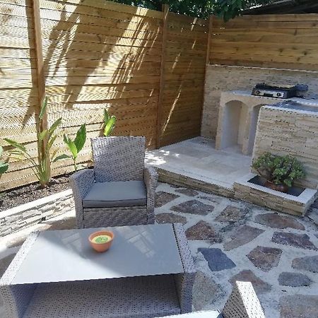 Appartement T2 Rez De Villa Proche Bord De Mer Le Pradet Exteriör bild