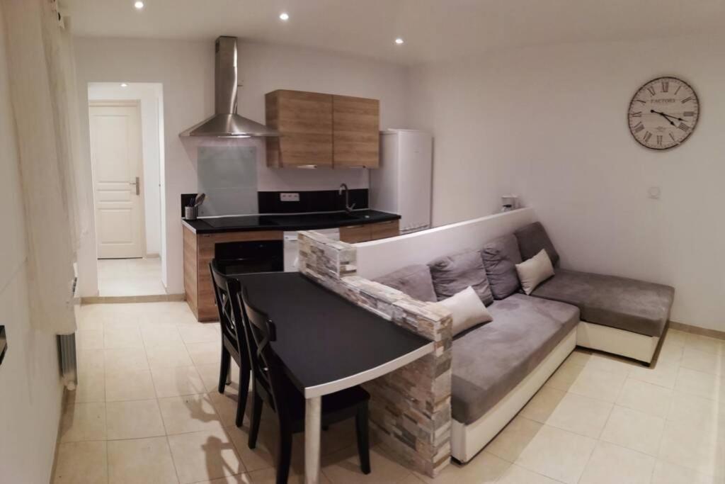 Appartement T2 Rez De Villa Proche Bord De Mer Le Pradet Exteriör bild
