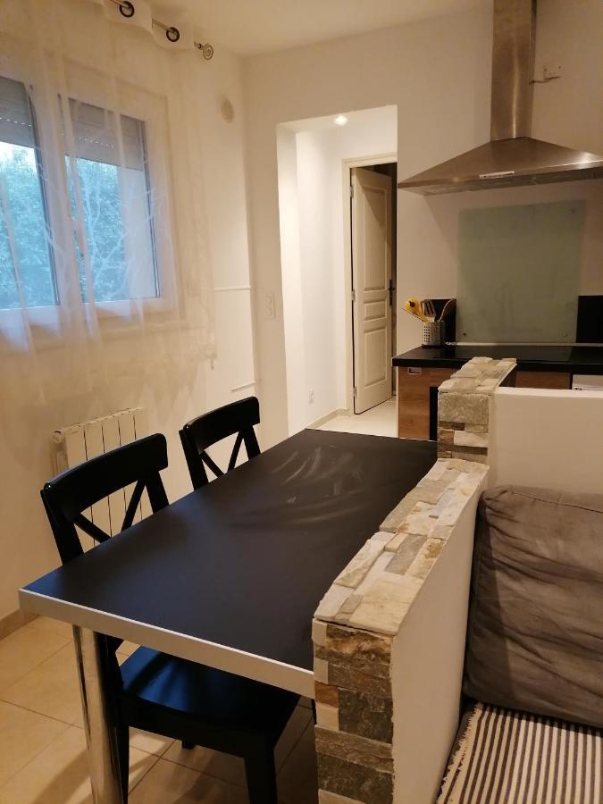 Appartement T2 Rez De Villa Proche Bord De Mer Le Pradet Exteriör bild