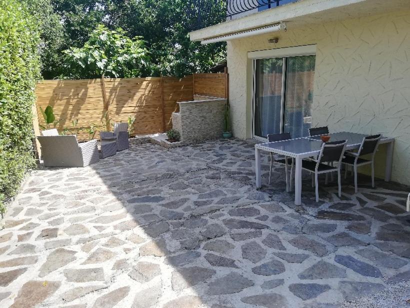 Appartement T2 Rez De Villa Proche Bord De Mer Le Pradet Exteriör bild